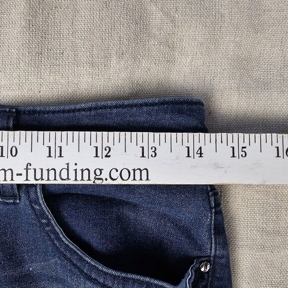 Jones New York Signature Women’s SZ 4 Lexington Straight Jeans Stretch Med Wash - Picture 7 of 16